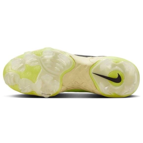 Athletic_Shoes